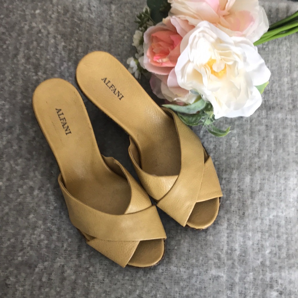Like New Alfani Wedges